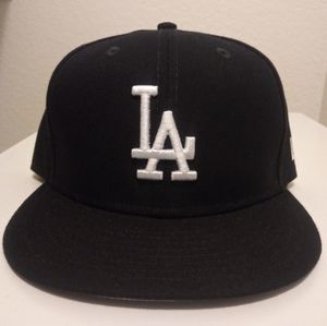 OFFICIAL MLB LOS ANGELES DODGERS FITTED HAT (BRAND NEW)